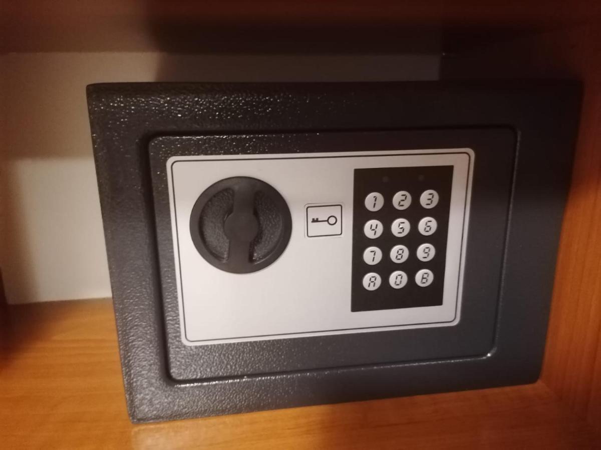 Bonus And Private Parking Lejlighed *